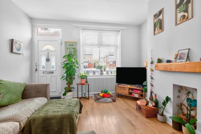 2 bed End of Terrace to rent Image 4