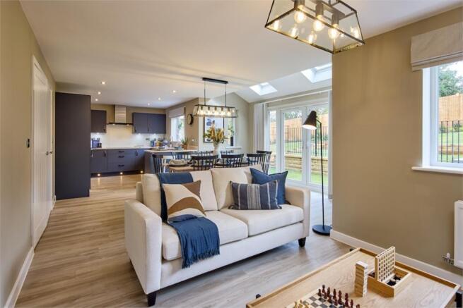 5 bed Detached for sale Image 4