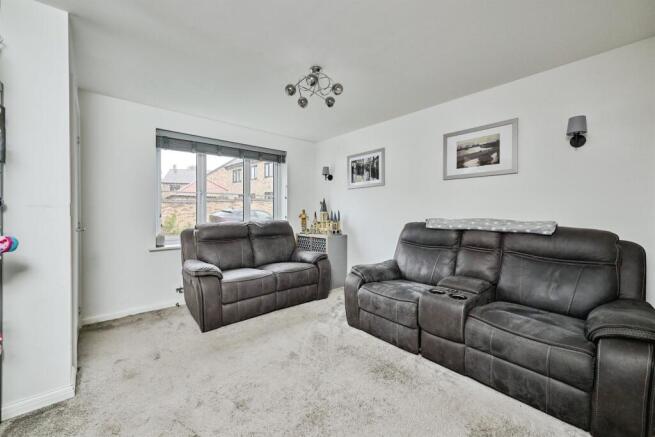 Primrose Drive, Oundle, Peterborough photo 4