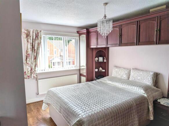 4 bed Detached for sale Image 7