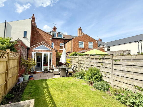 5 bed Terraced for sale Image 11