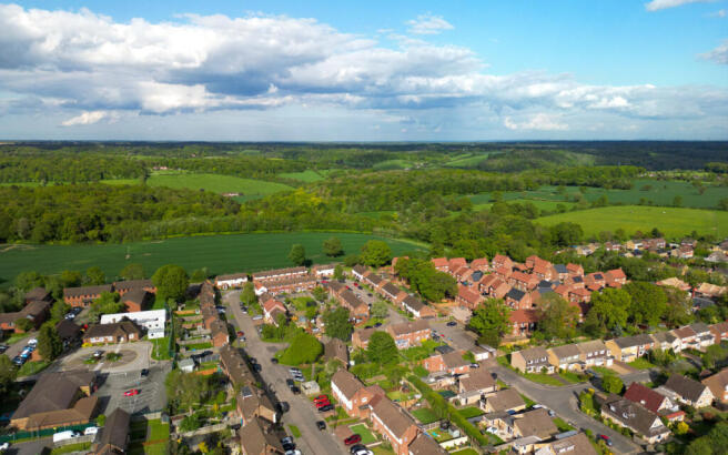 Woodcock Avenue, Walters Ash, High Wycombe, Buckinghamshire, HP14 photo 2