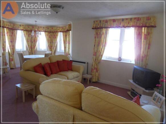 Lounge/Dining room