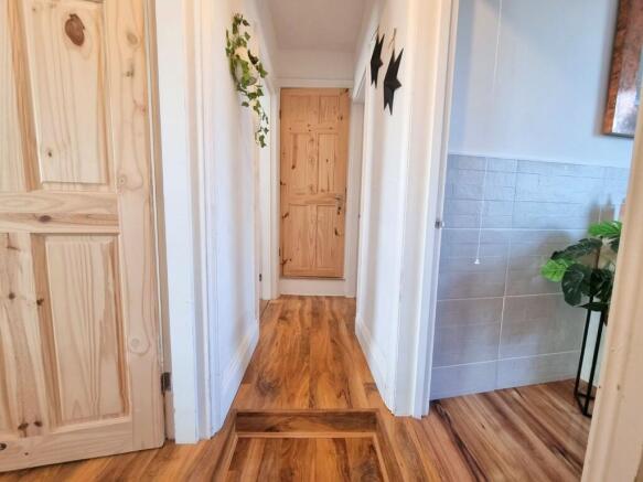 2 bed Flat for sale Image 11