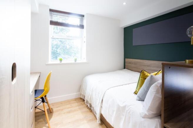 3 bed Flat to rent Image 6