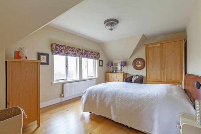 Bedroom 1-1.jpg