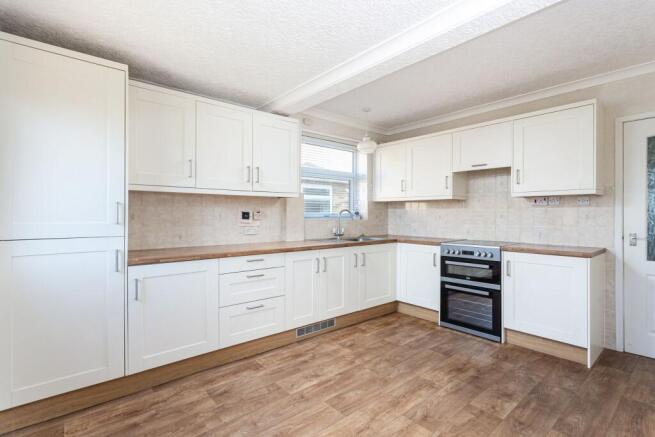 2 bed Semi-Detached Bungalow for sale Image 5