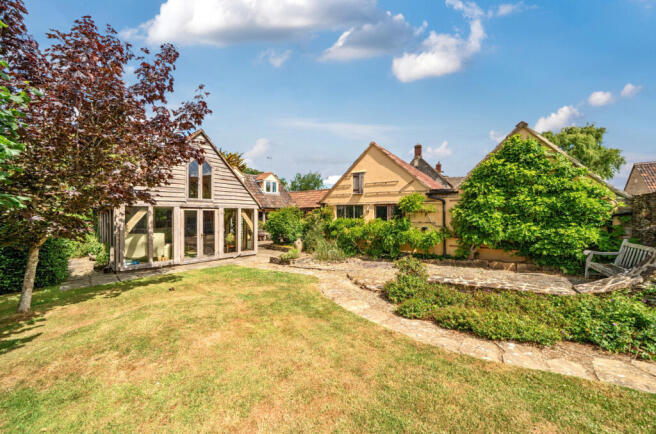 1320004-1-686e714...