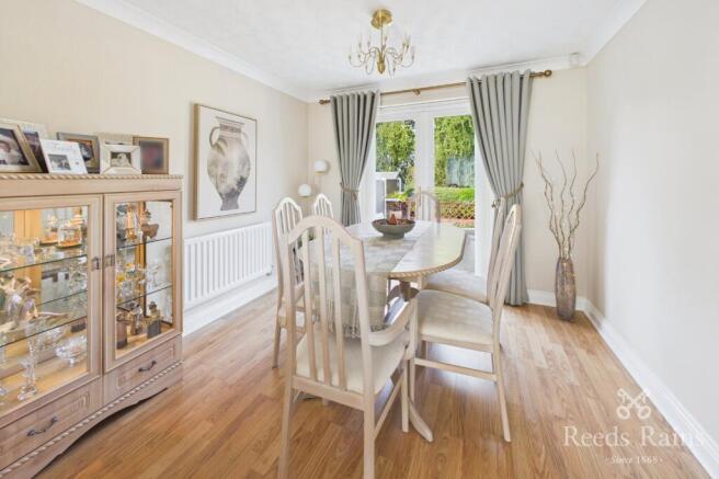 4 bed Detached for sale Image 4