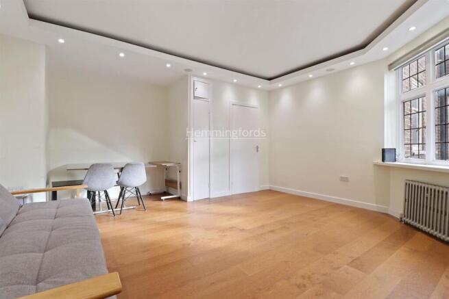 10-d2cb78696 - AM - 67 Clare Court, Judd Street Lo