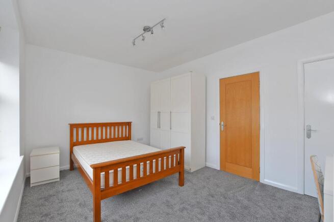 3 bed Duplex to rent Image 9