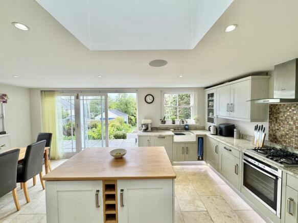 Kitchen / Breakfast Room