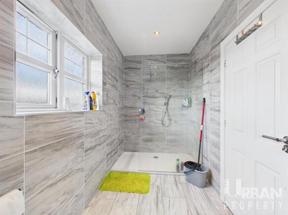 3 bed House for sale Image 11