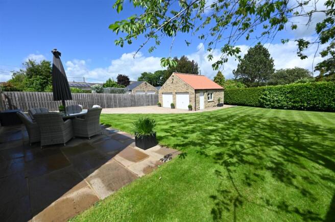 4 bed Detached for sale Image 6