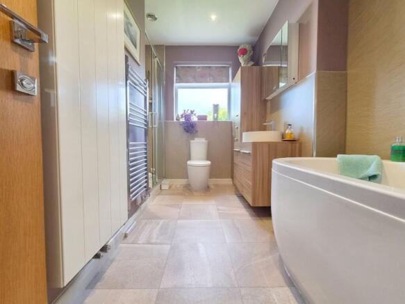 2 bed Semi-Detached Bungalow for sale Image 12