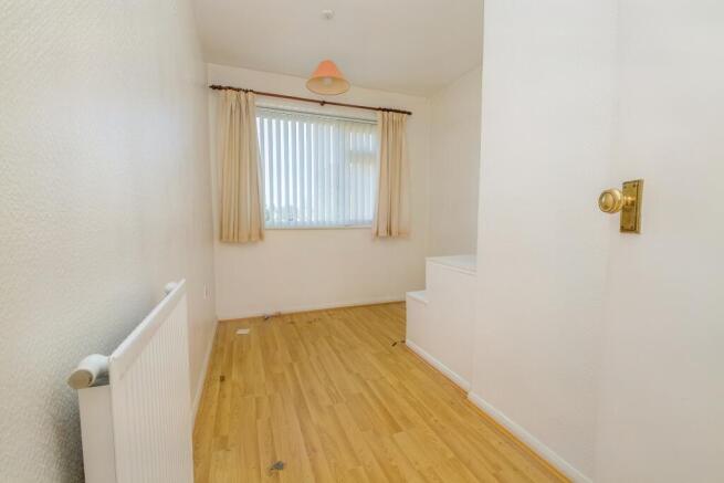 16 Blackpond Lane, Farnham Royal, Slough, SL2 3DS