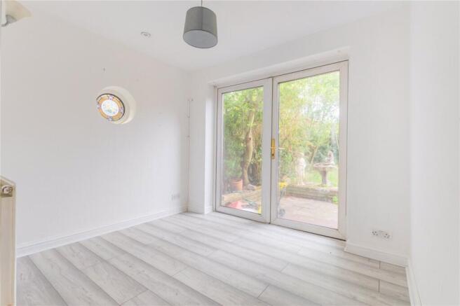 4 bed Semi-Detached for sale Image 11
