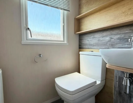 2 bed Park Home for sale Image 7