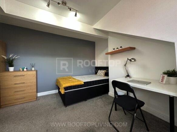 4 bed House Share to rent Image 6