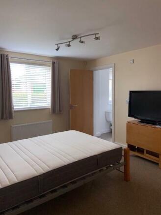 Bed 3.jpg