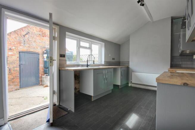 2 bed Detached for sale Image 6