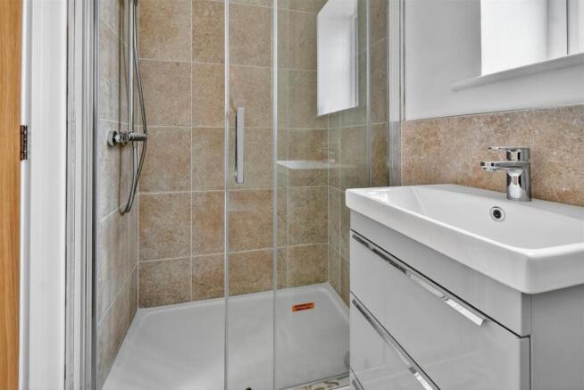 3 bed Terraced for sale Image 8