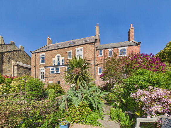 2 bed Apartment for sale Image 10