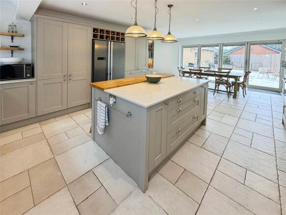 3 bed Bungalow for sale Image 12
