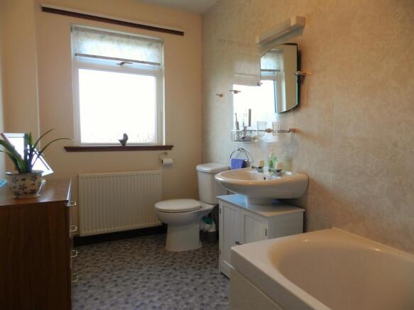 Bathroom 1 (Property Image)