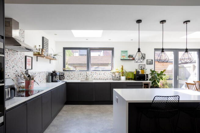 3 bed Terraced for sale Image 4