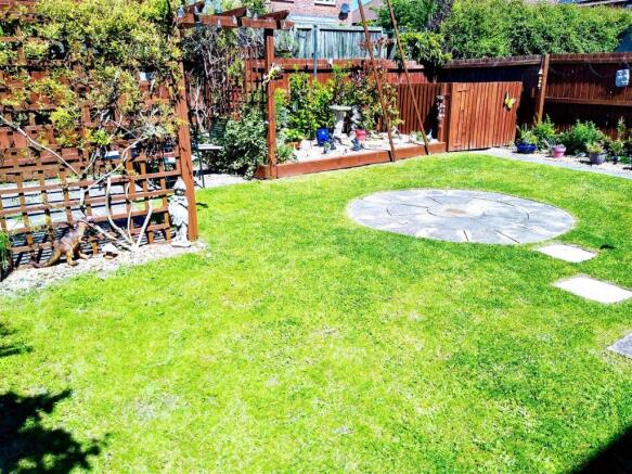 garden 1.jpg