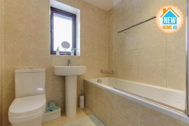FAMILY BATHROOM: