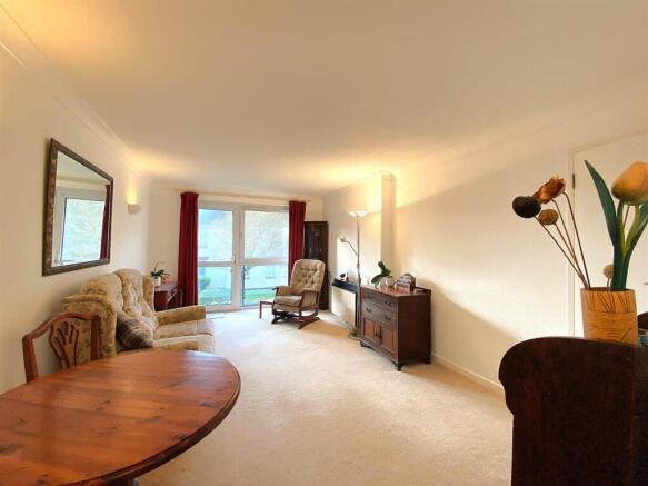 35 Homelawn House - Lounge1.jpg