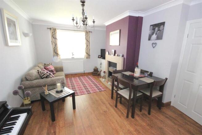 LIVING/DINING ROOM