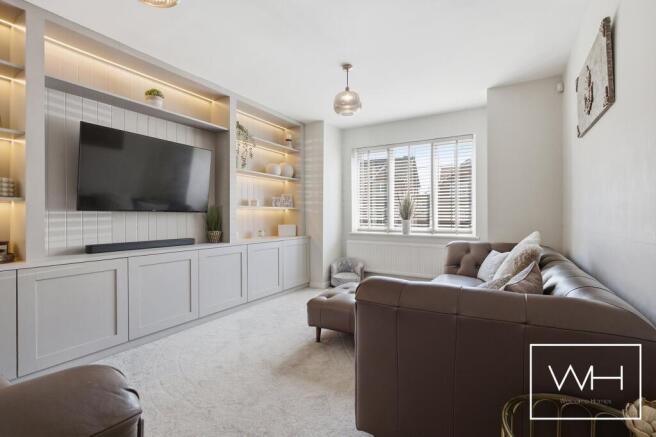 5 bed Detached for sale Image 4