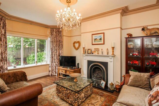 3 bed Semi-Detached for sale Image 6