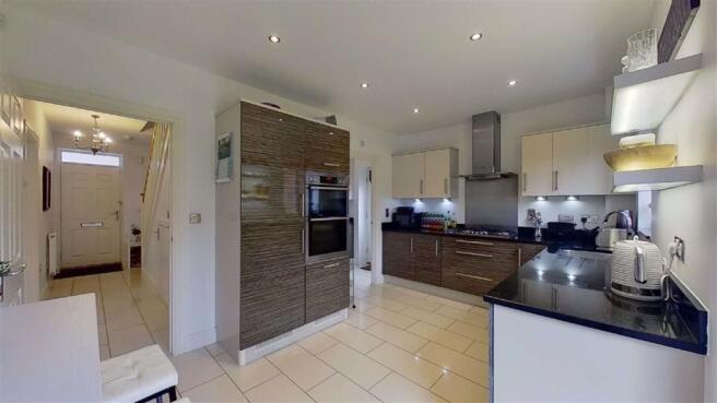 KITCHEN/BREAKFAST ROOM