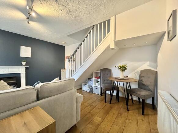 LOUNGE DINING ROOM