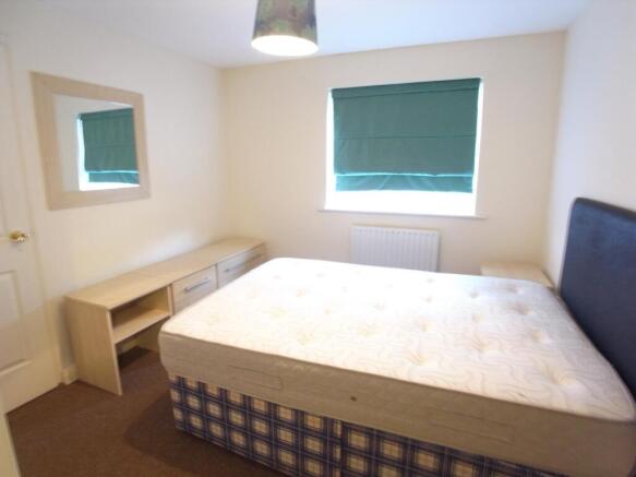 2 bed Flat to rent Image 10