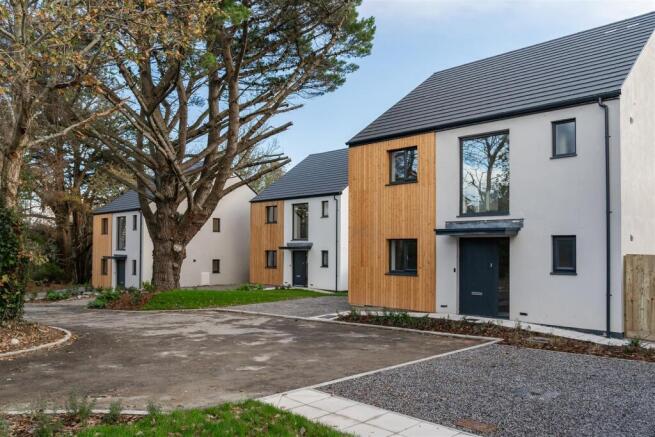 Roselyon exterior