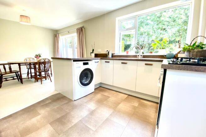 Kitchen/Dining Area