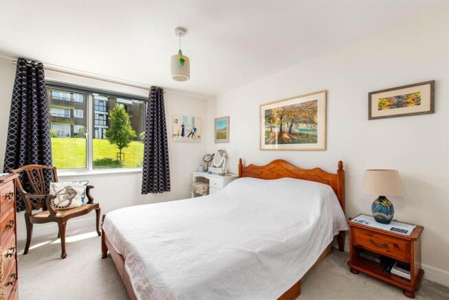 Bedroom1_1.jpg