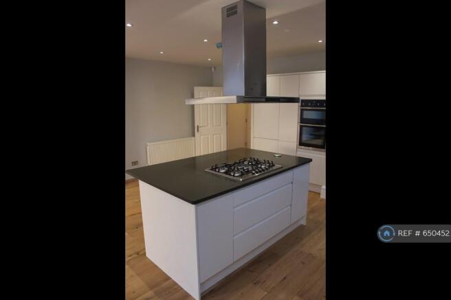 Island/Breakfast Bar