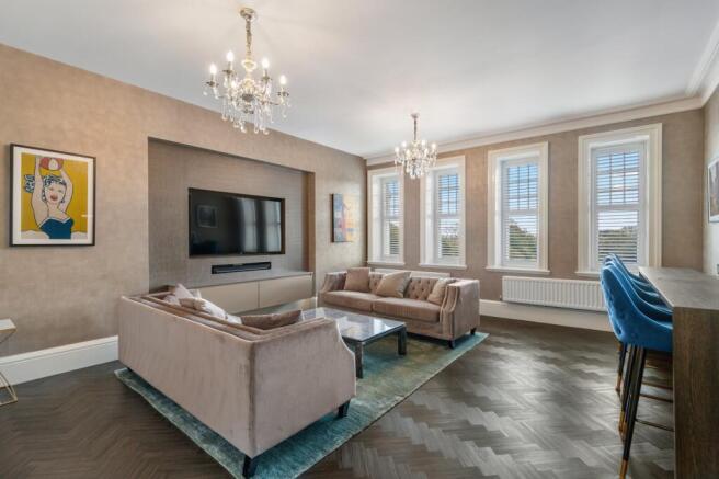 2 bed Flat for sale Image 5