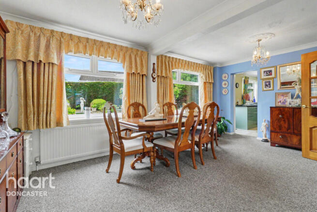 4 bed Detached for sale Image 10