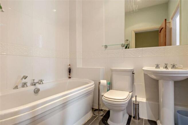 4 bed Terraced for sale Image 9