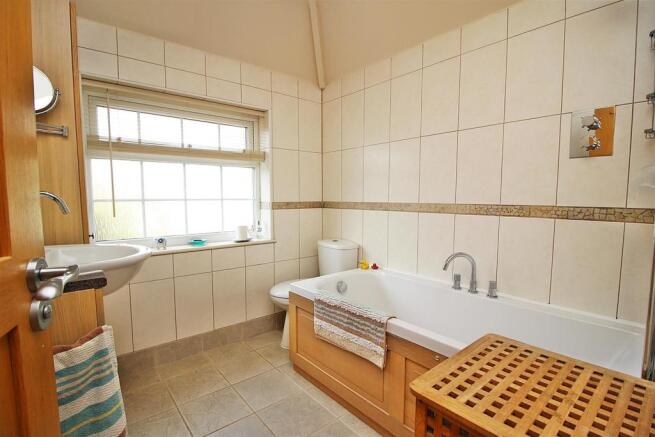 Bathroom.JPG