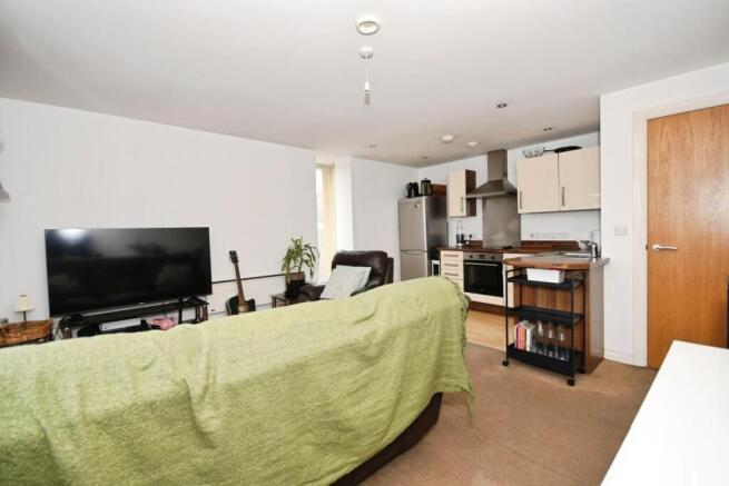 2 bed Apartment to rent Image 7