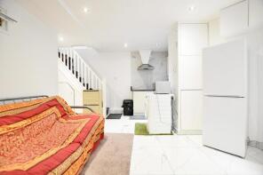25, Ilfracombe Gardens, Chadwell Heath, Romford RM6 4RL