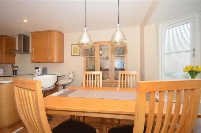 Kitchen/ Dining Room